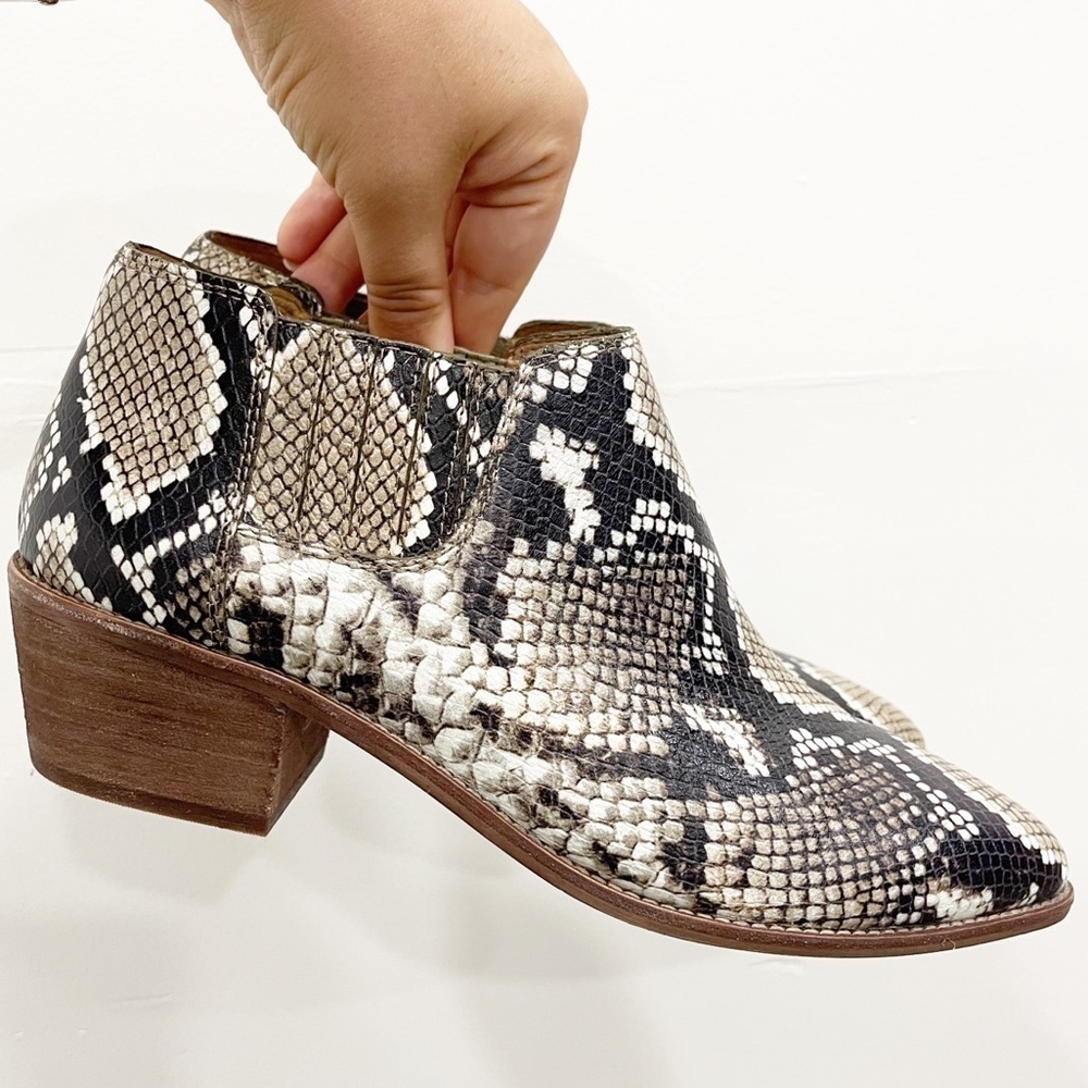 Madewell Sonia Low Chelsea Boot Snake Print 8.5